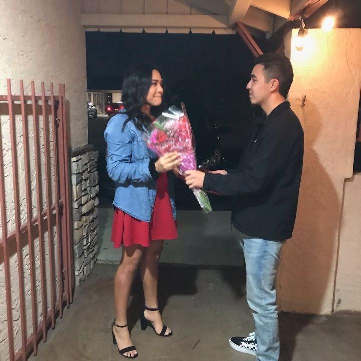 2020❤️ Nuestra primer foto juntos 😂
Our first picture together