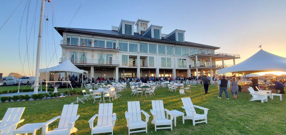The Wedding Website of Caroline Cerminaro and Colin Hansen