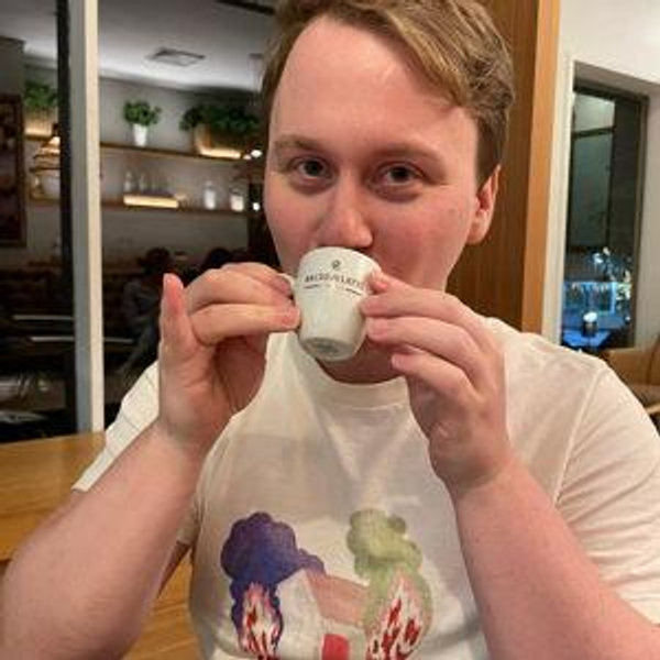 Daily Overpriced Coffee (cafezinho superfaturado)