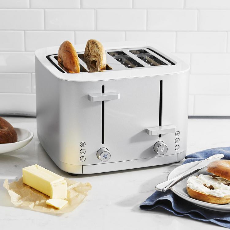 Zwilling Toaster 無煙ロースター シルバー 二重トースター Zwilling Enfinigy Silver 2-Slice Toaster + Reviews | Crate & Barrel