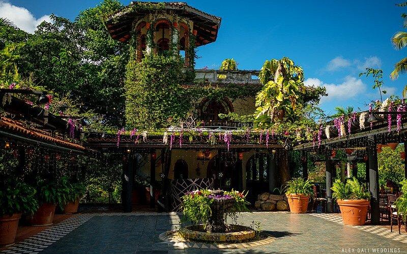 The Wedding Website of Jennifer Moran and John Villada