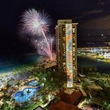 Hilton Hawaiian Village Waikiki Beach Resort Friday Night Fireworks