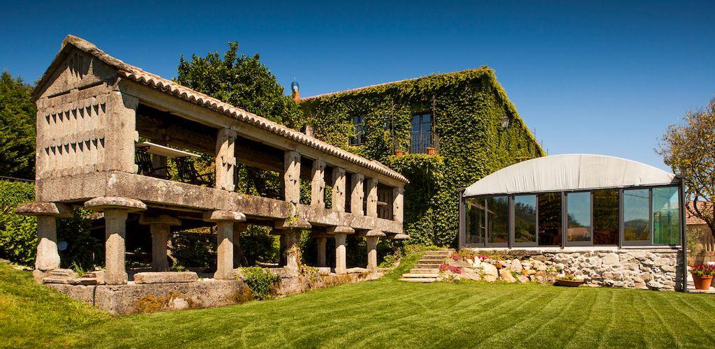 The Wedding Website of Sarah Moin and Pelayo Gonzalez