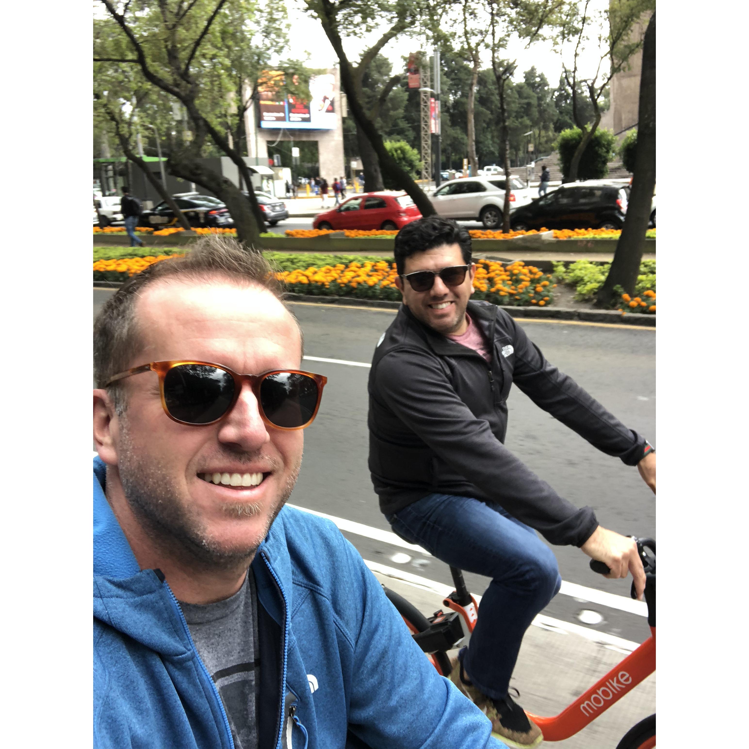 On Calle de Independencia in Mexico City - Sunday Afternoon Stroll.