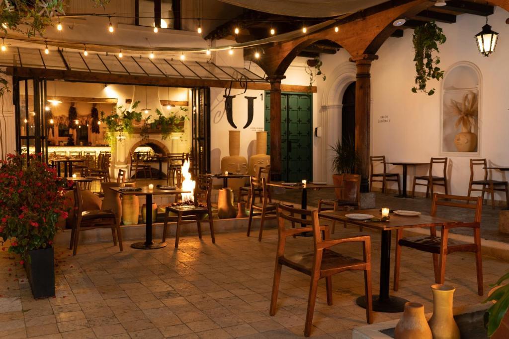 The Wedding Website of NAOMI FLORES and GIBRAN GARCIA