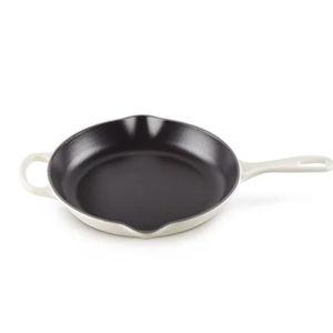 Signature Skillet in color "Brioche"
