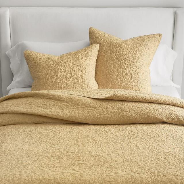 Belgian Flax Linen Floral Stitch Quilt, King/Cal. King, Daffodil