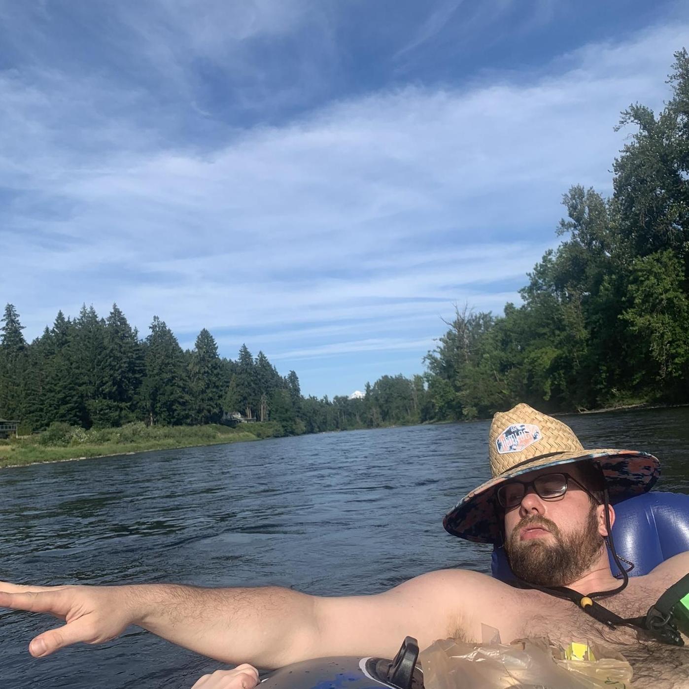 Their first float on the Clackamas river. It's very beautiful but, in 4 years, they have not managed to make it stress-free.