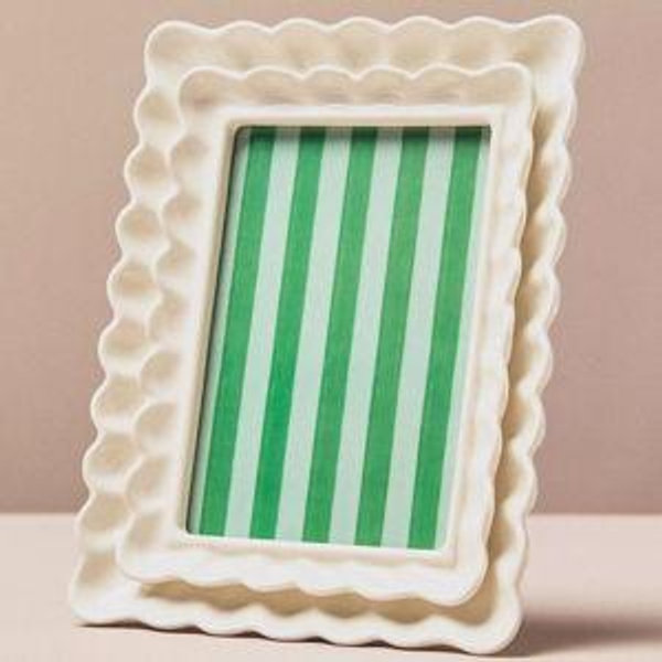 Maeve Scalloped Stoneware Picture Frame - 5x7” White