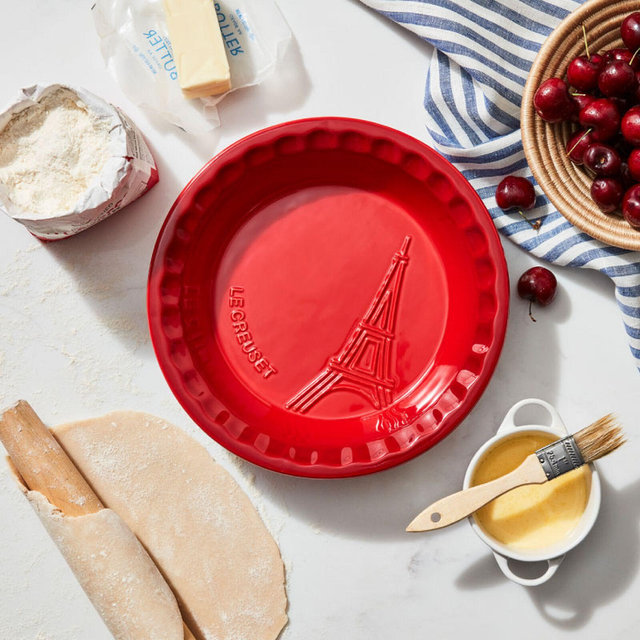 Le Creuset Eiffel Tower Collection Pie Dish - Cerise