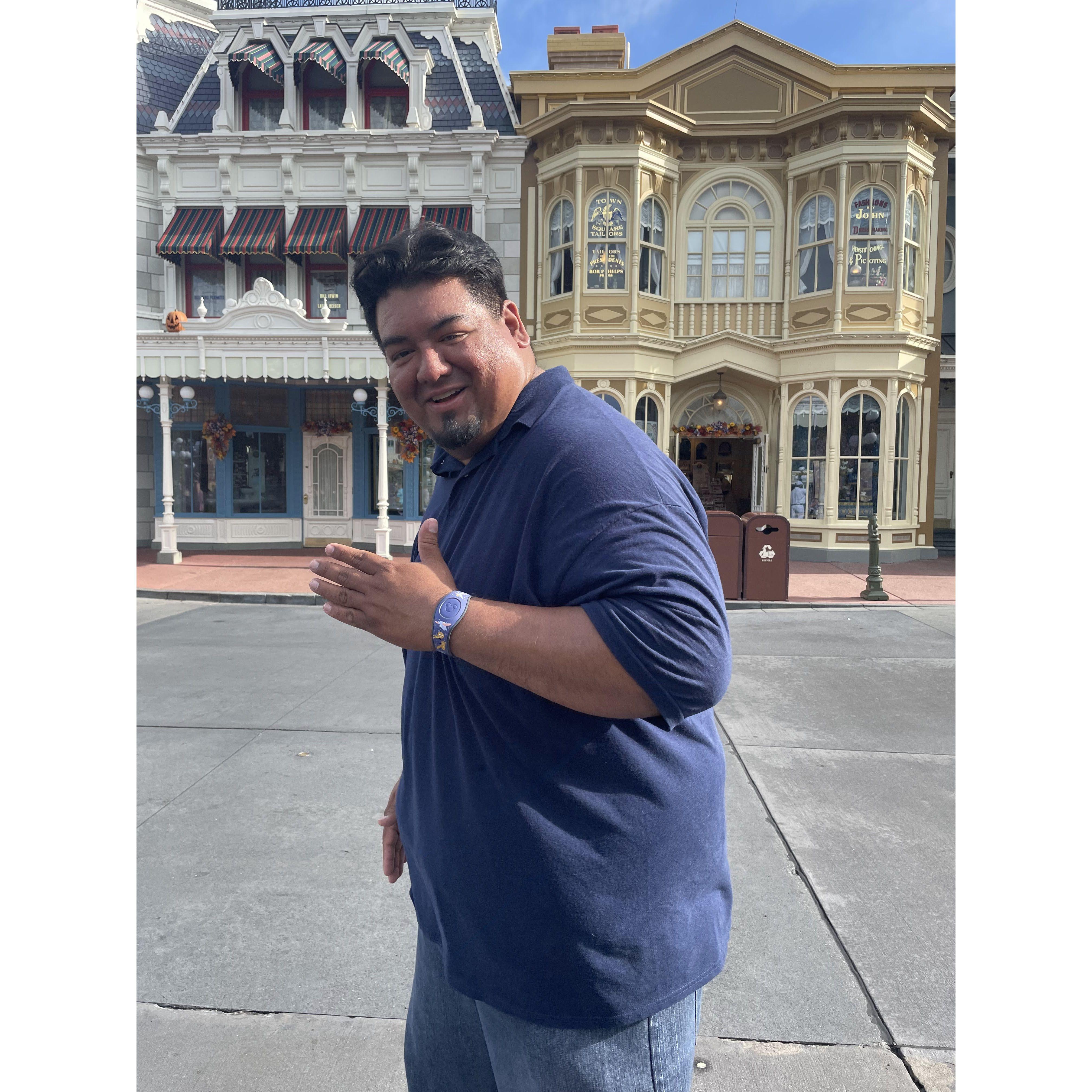 I was able to catch Miguel in rare form-Dancing at Disney 2022