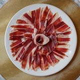 Degustación de Jamones Ibéricos con Maridaje de Vino o Cava.