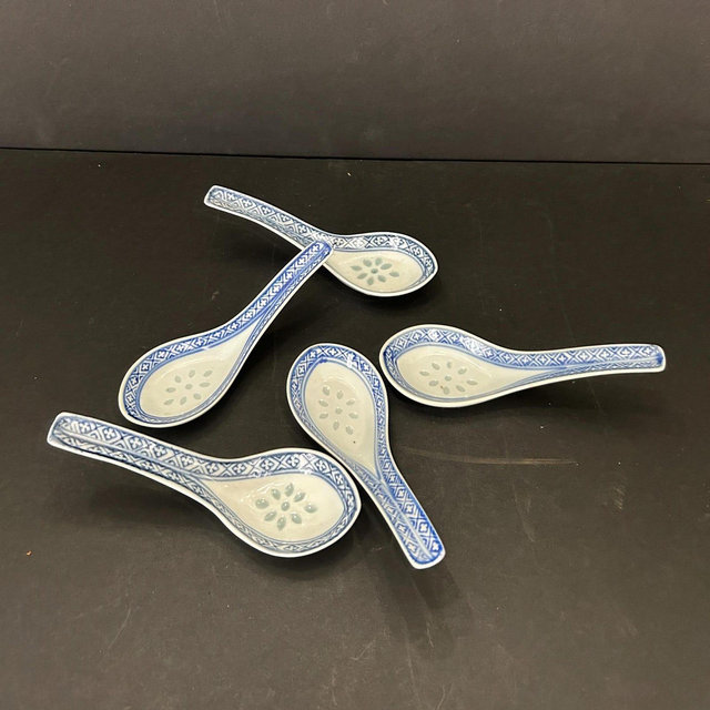 Vintage Blue and White Rice Grain Patter Spoons Set of 5 Made in China 5" X 2" X 2" Translucent Rice Shaped Glass
