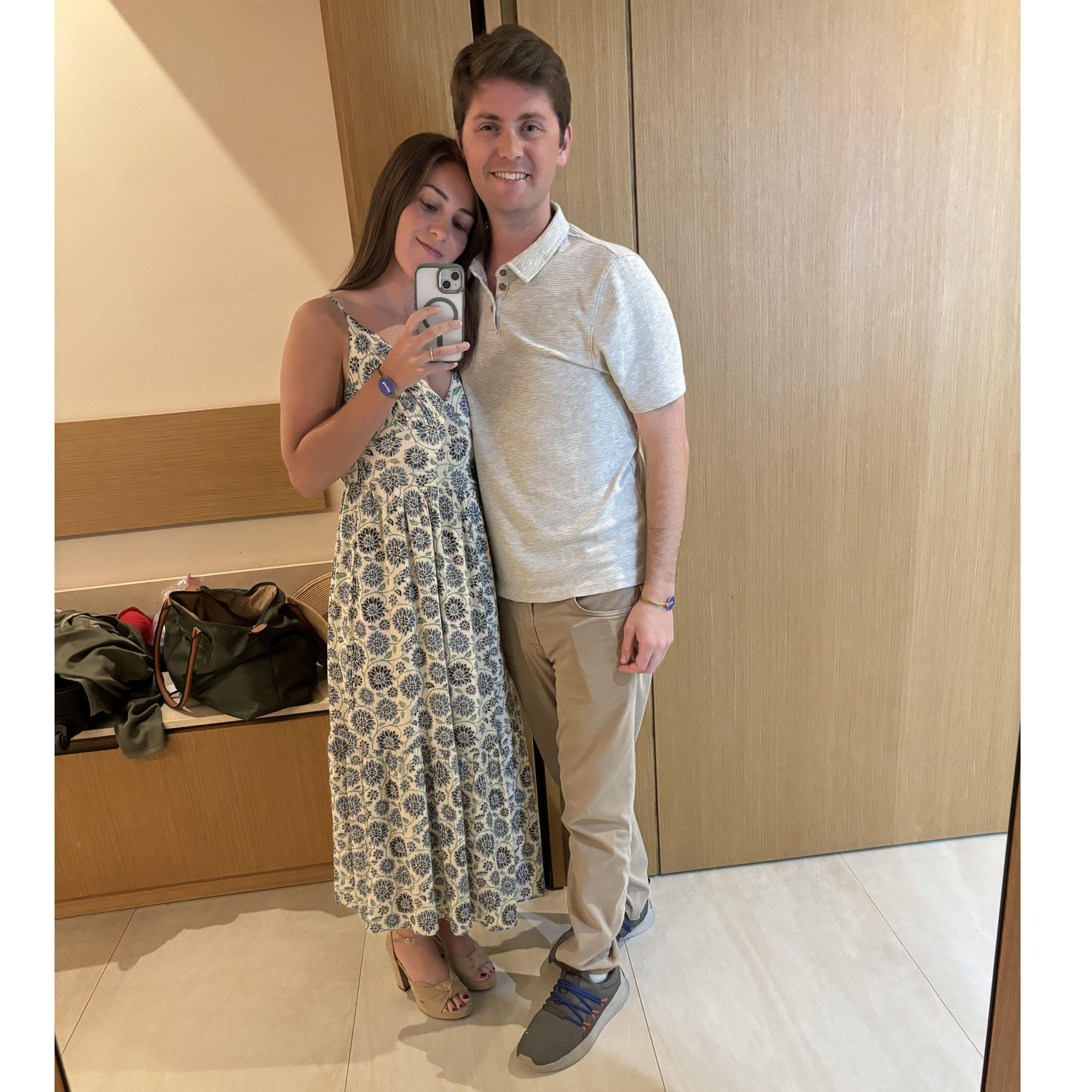 Dressing up for resort dinner dates