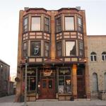 Shaker's Cigar Bar