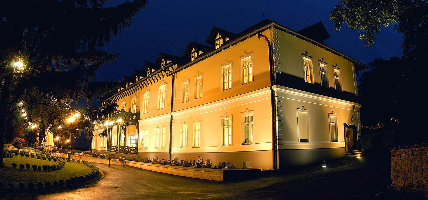 The Wedding Website of María Daniela Conde and Dániel Szécsi