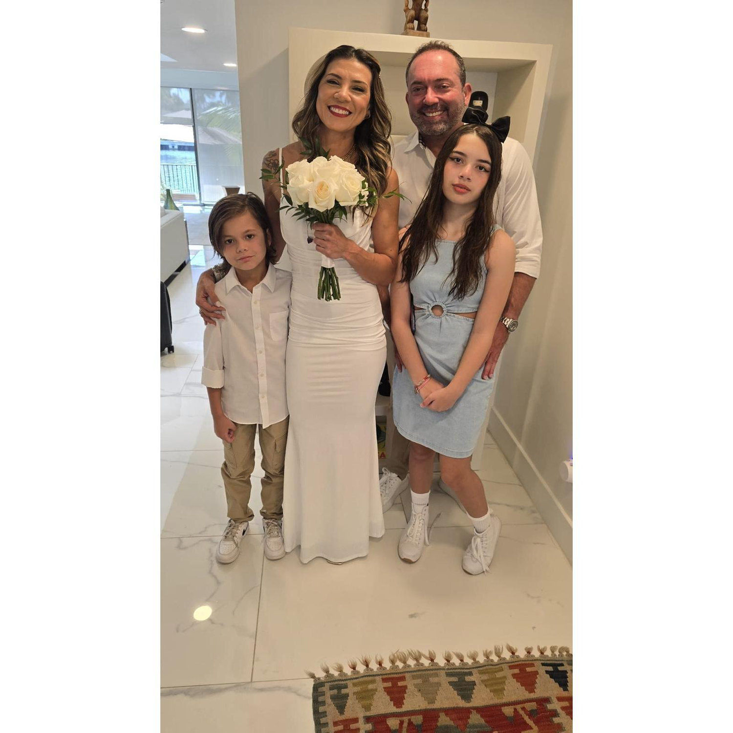 Familia indo casar papai e mamãe