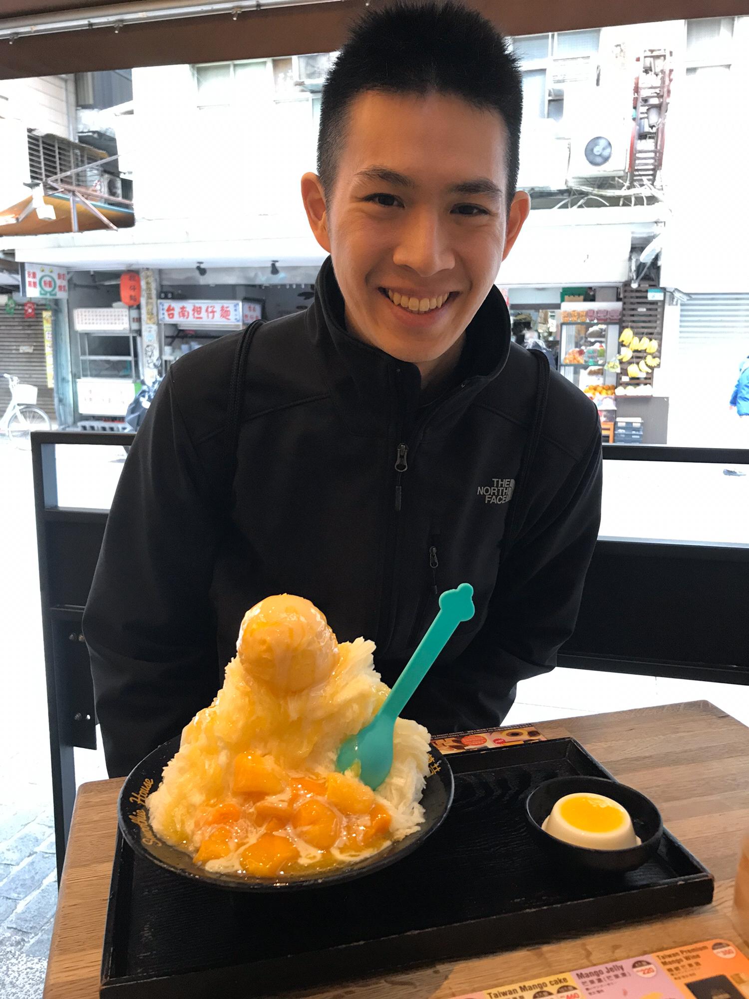 Taipei, Taiwan // Smoothie House mango shaved ice
