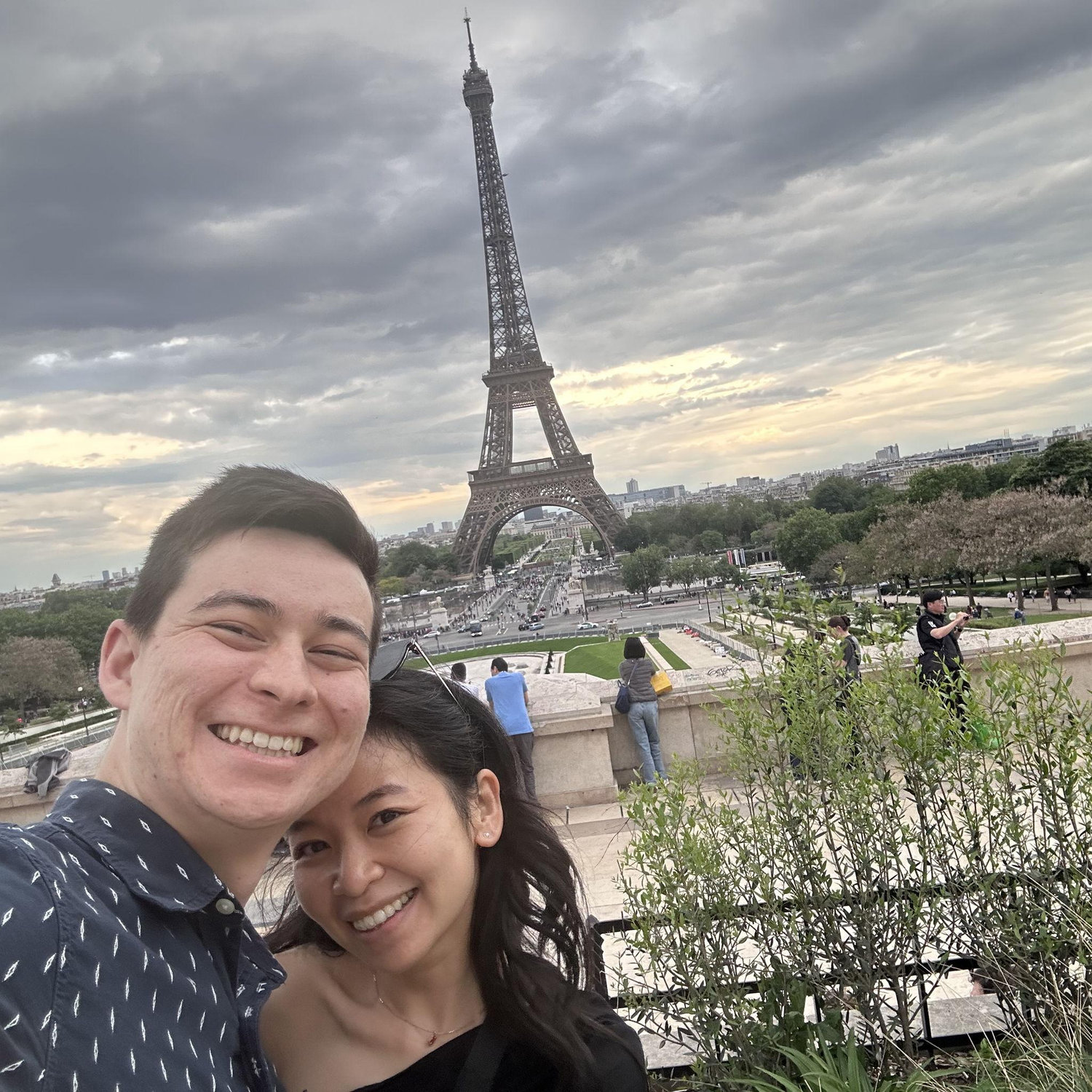 A gloomy day in Paris dodging scammers at the Eiffel Tower