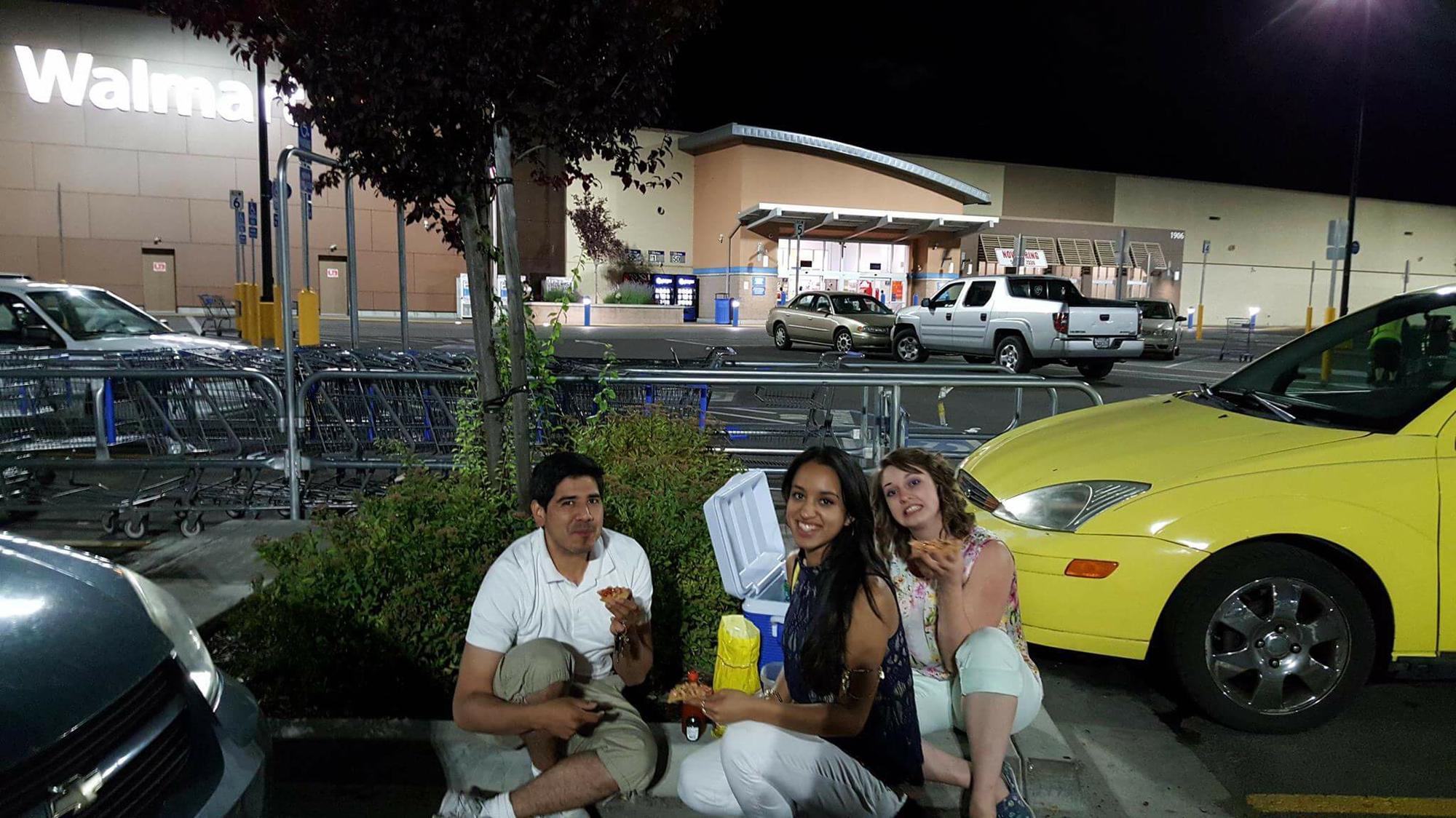 Having dinner in the Parking Lot of Walmart (Ceviche Time)