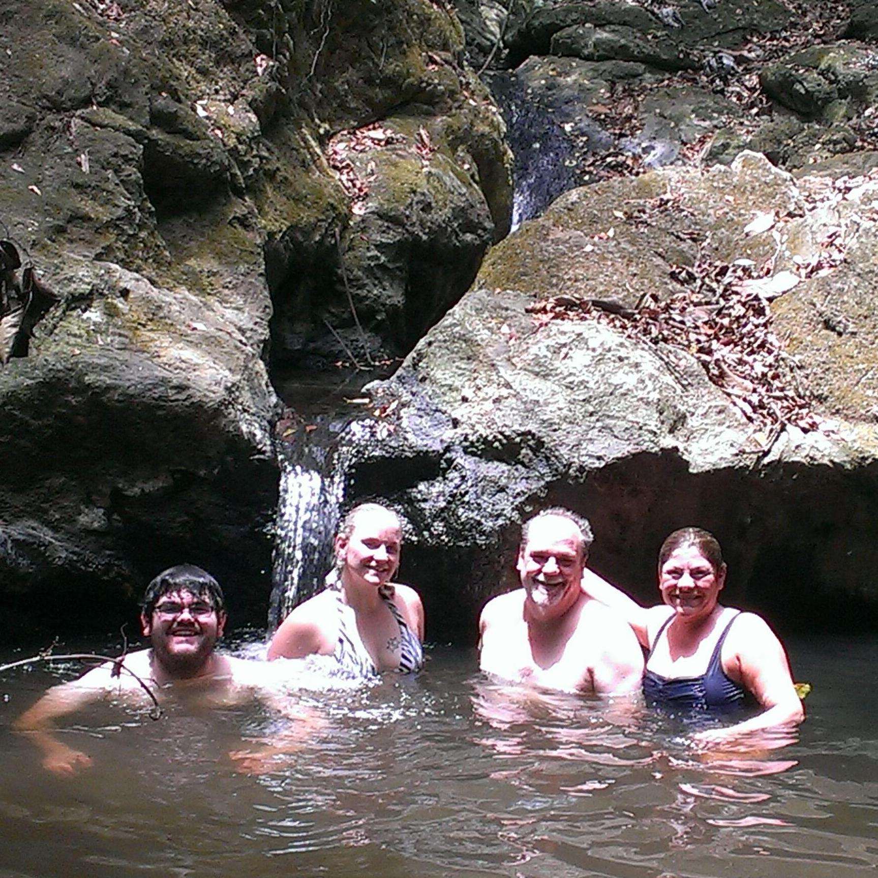 Cooling of in the Jungles of Puerto Rico
Ash, Job and 2 guides
May, 7 2015