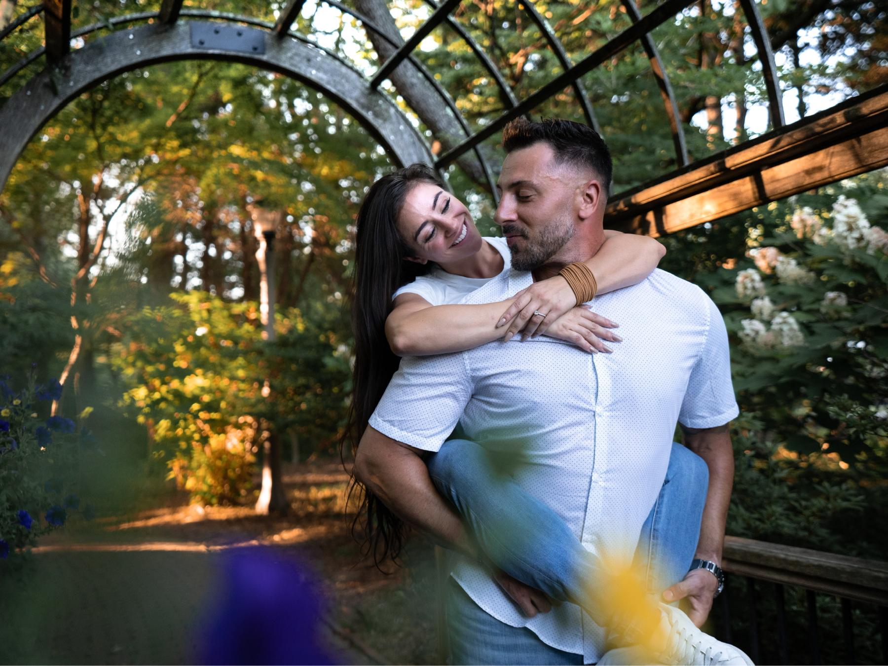 The Wedding Website of Amanda Aguzzi and Russell Comune