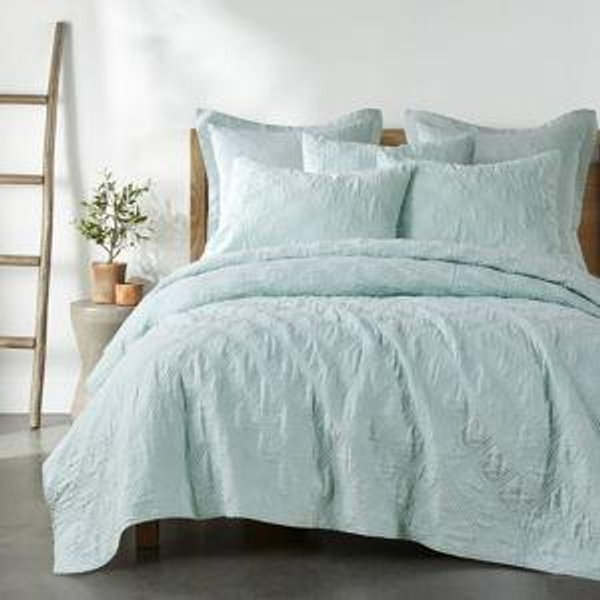 Washed Linen Quilt - Size King, Color Spa
