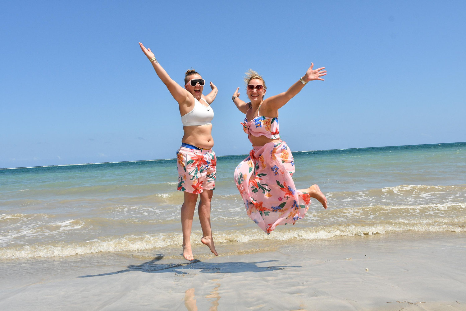The Wedding Website of Stacey Medeiros Linhares and Laura Ashley Hontz