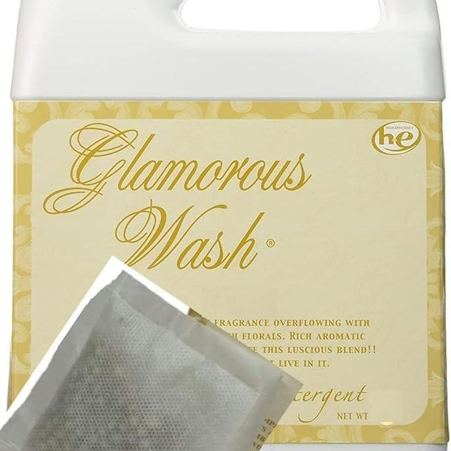 Tyler Candle Company - Laundry Wash - Entitled - 32oz / 907g w/Dryer Sachet Pouch L