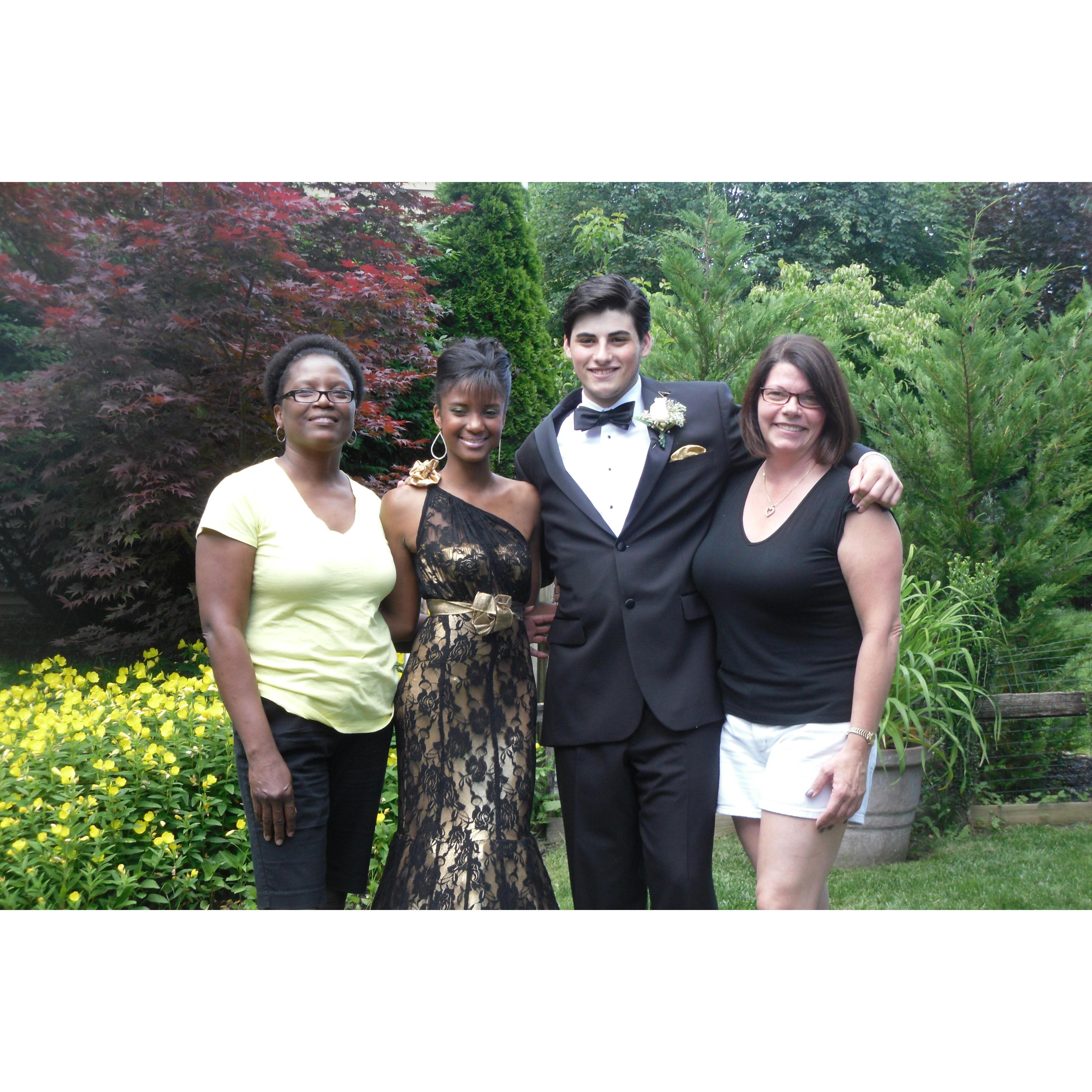 We went to prom together. Aren't we stereotypically cute?!😍