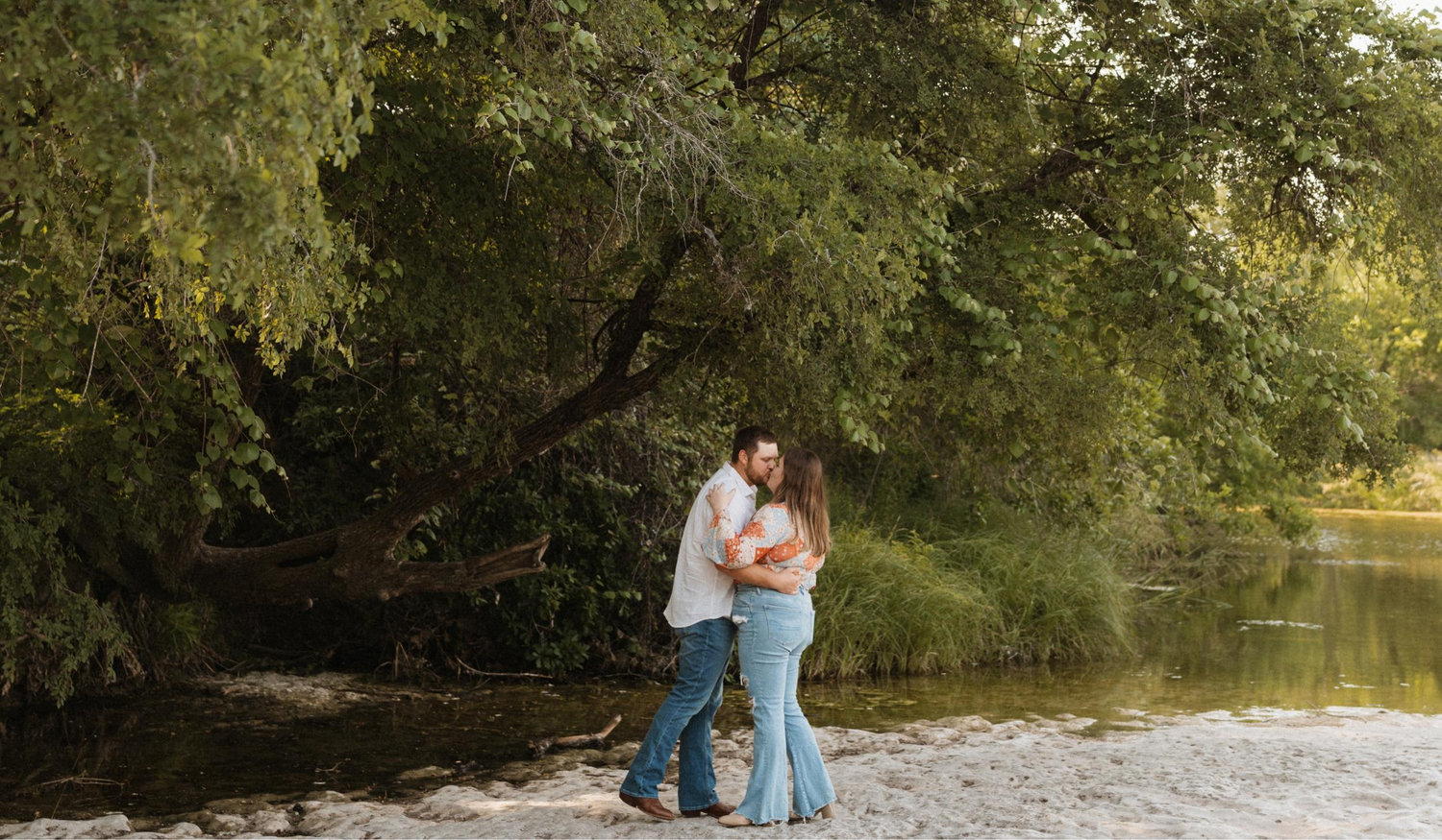 The Wedding Website of Ashton VanHoose and Trevor Pugh