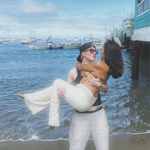 Honeymoon fund!🌅🥂