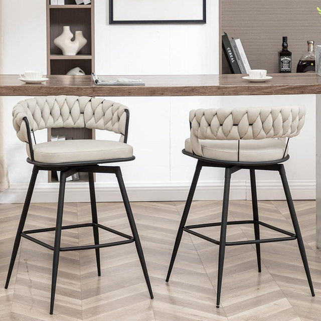 Reyxzoe Counter Height Bar Stools Set of 2, Swivel Barstools with Curved Back, Beige Leather Counter Stools for Kitchen Island, Dining Room, Cafe, Pub
