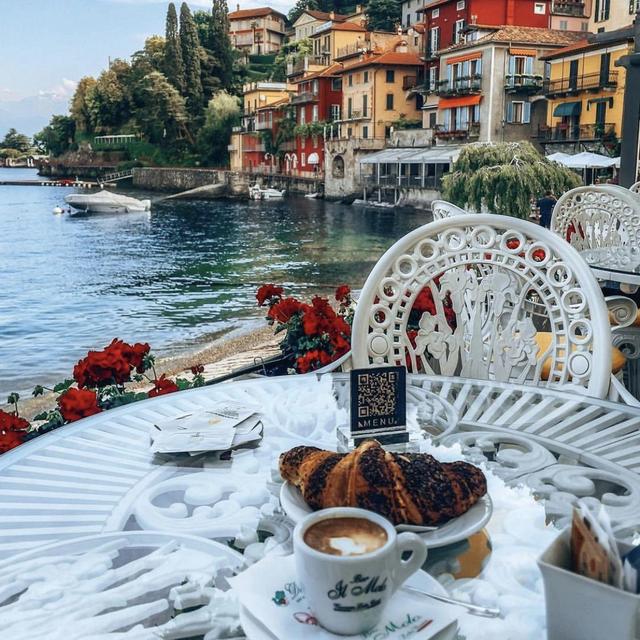Breakfast in Lake Como