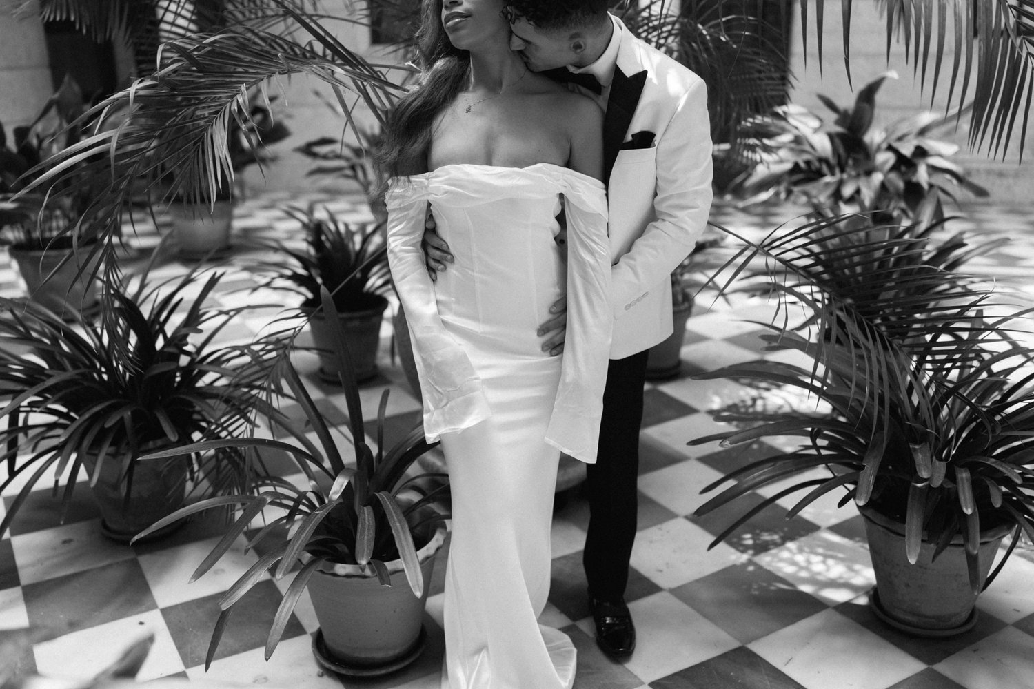 The Wedding Website of Rhonnie Elliott and Bryan Rodriguez