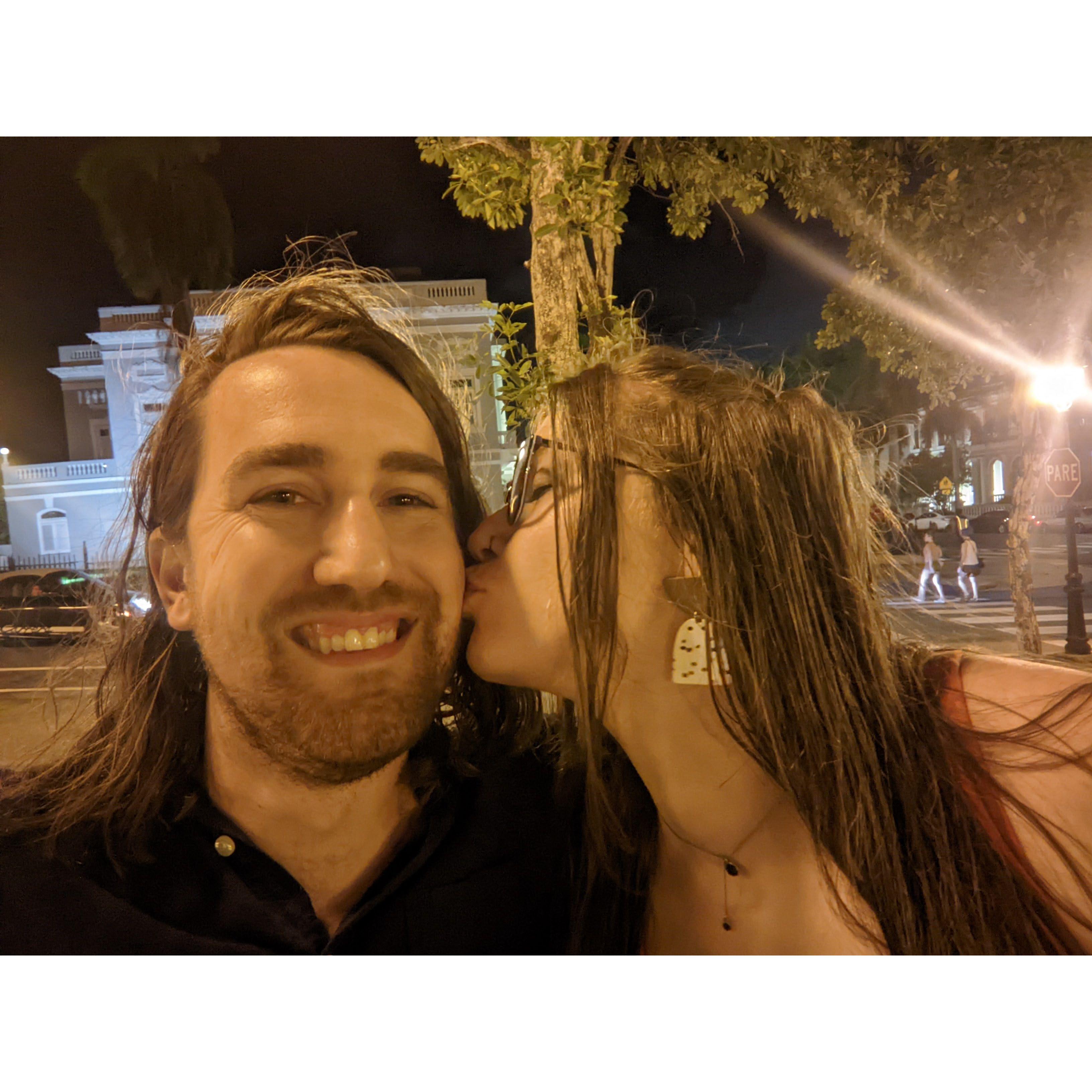 Smooch out on the town in Old San Juan, Puerto Rico