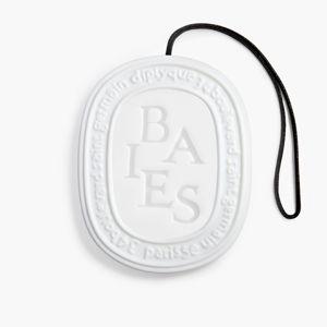 Baies/ Berries Scented Oval Wardrobe Scented Block | Diptyque Paris
