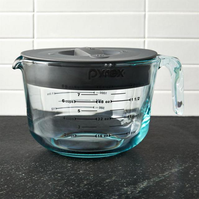 Pyrex ® 8-Cup Measuring Cup with Lid