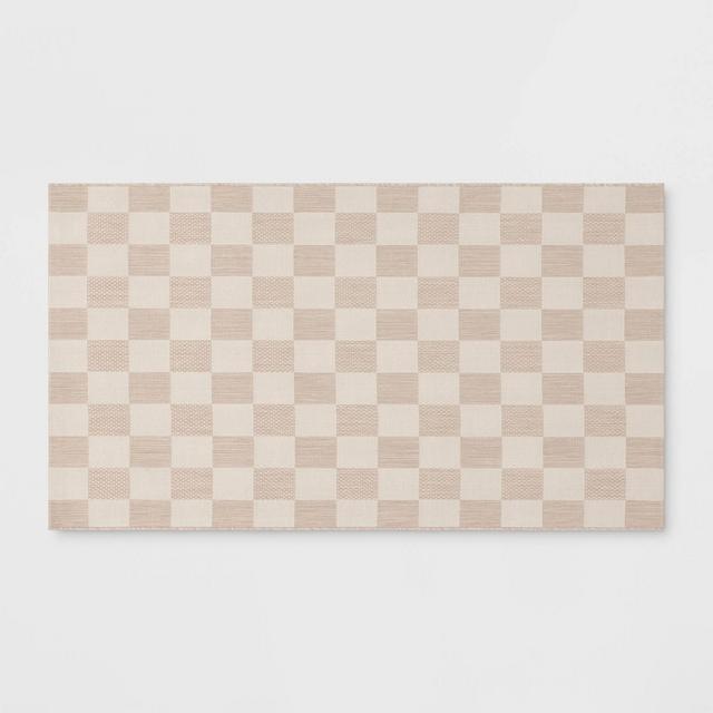 3'11"x5'5" Checkered Rectangular Indoor Outdoor Area Rug - Room Essentials™