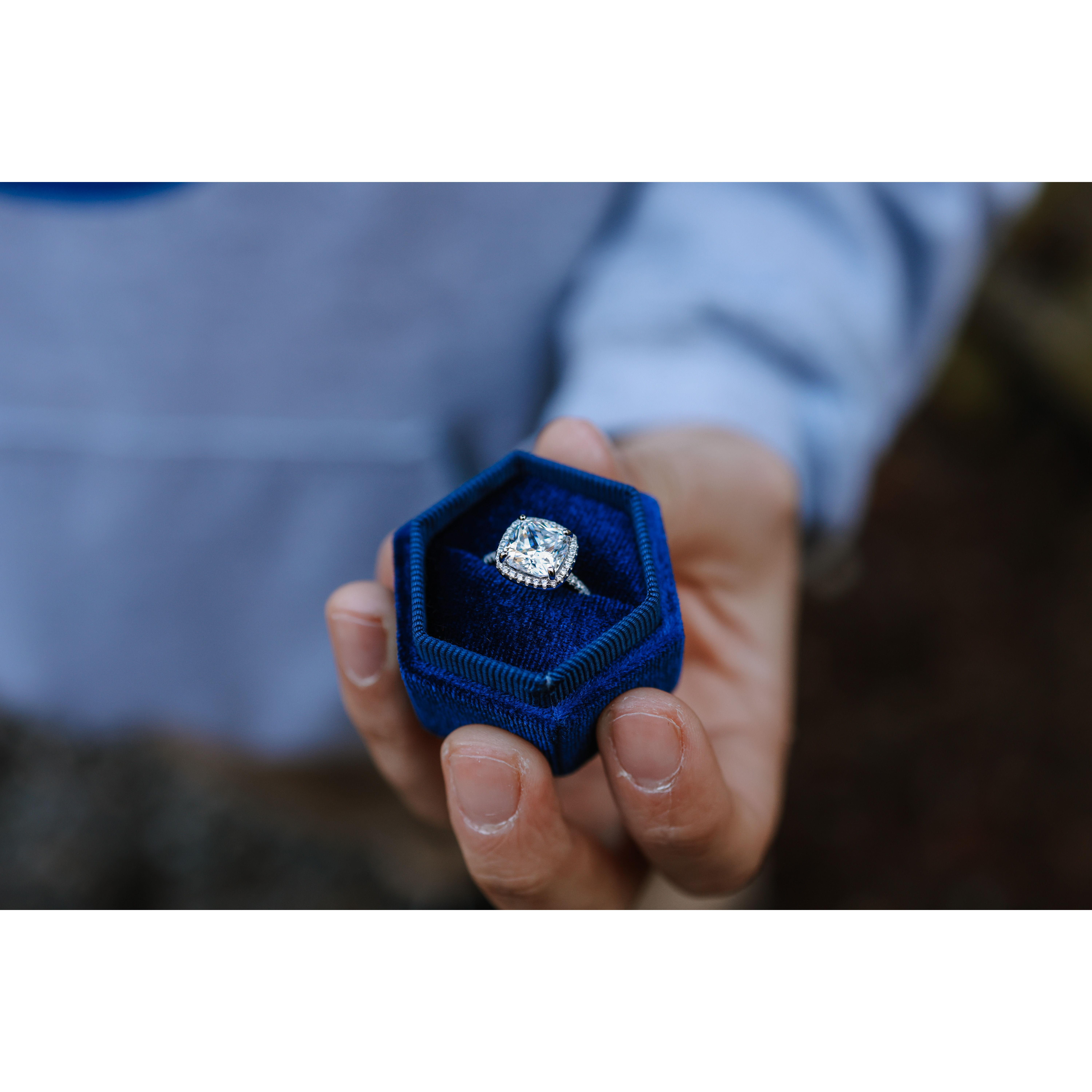 The beautiful ring <3
El hermoso anillo <3
