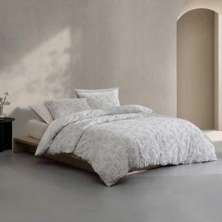 Cascade Cotton Jacquard 3-Piece Comforter Set
