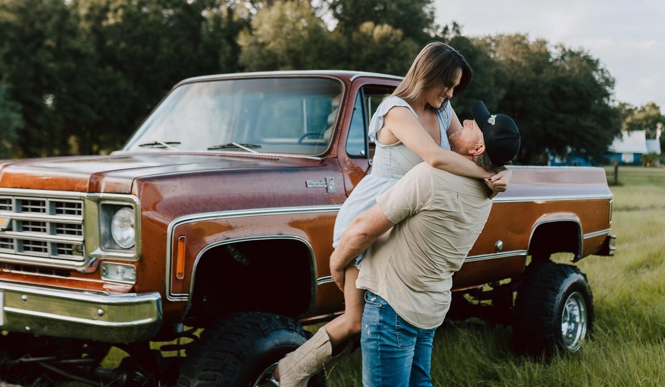 The Wedding Website of Danielle Gill and Justin Hildebrand