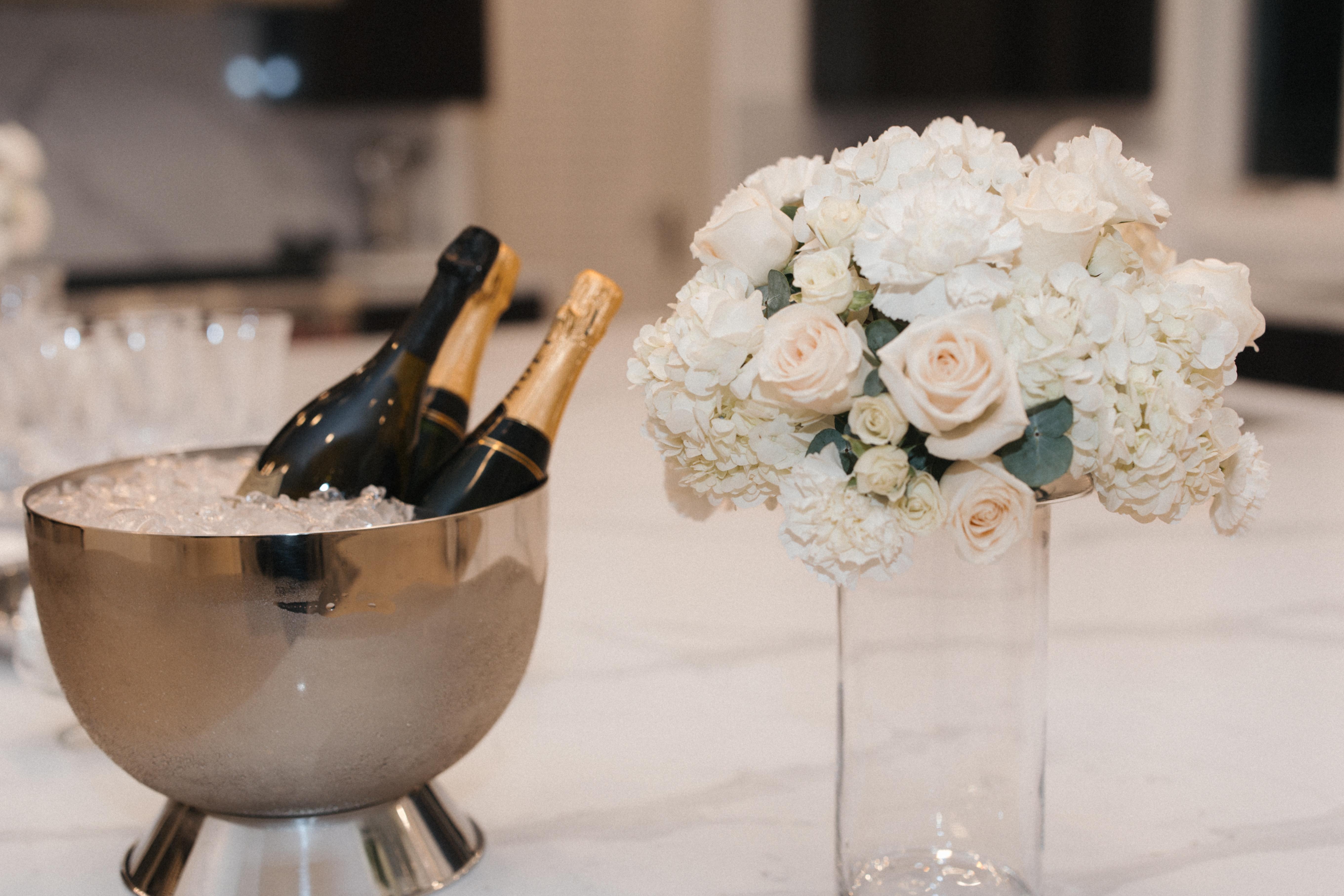 The Wedding Website of Elizabeth Graham and Moises Hernandez