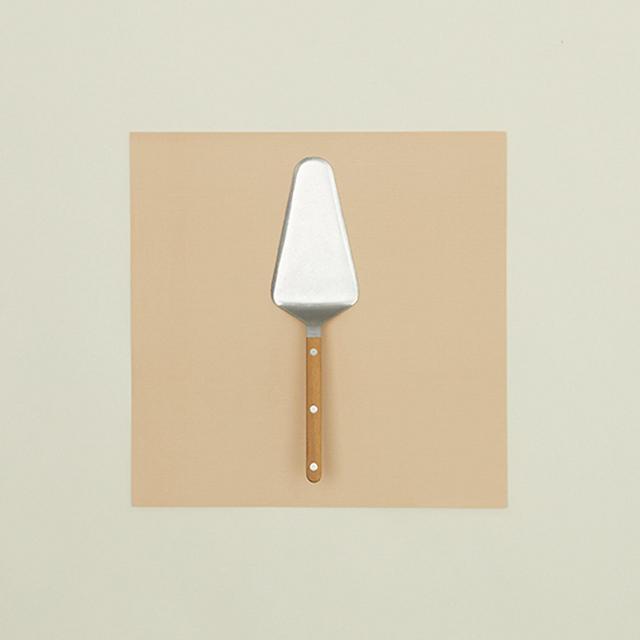 Teak Tart Slicer