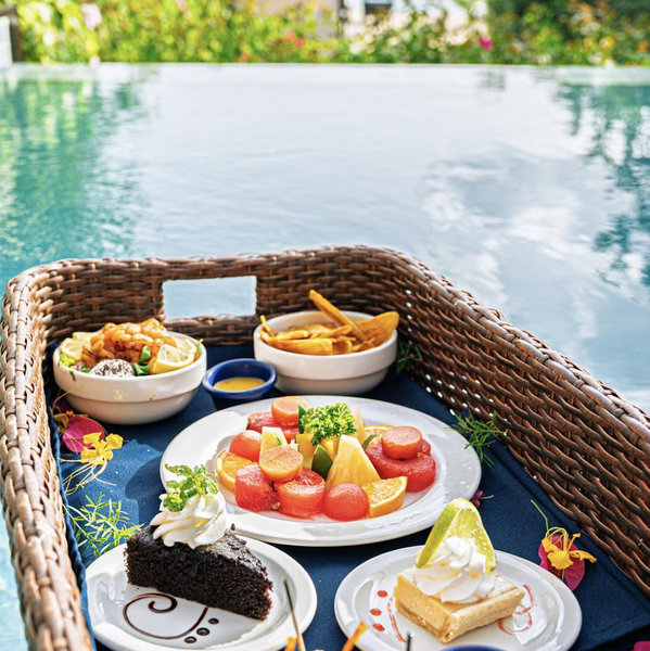 Floating canapes and Prosecco during honeymoon