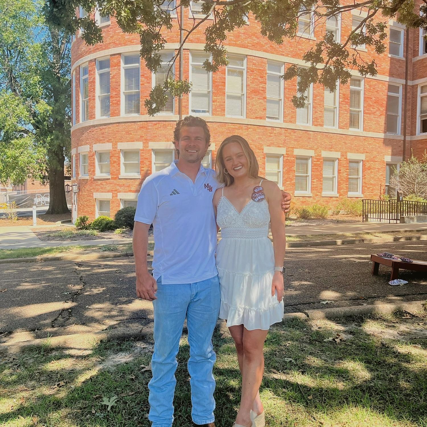 Travis was sayin “Roll Tide!” when this picture was snapped 🙄😂