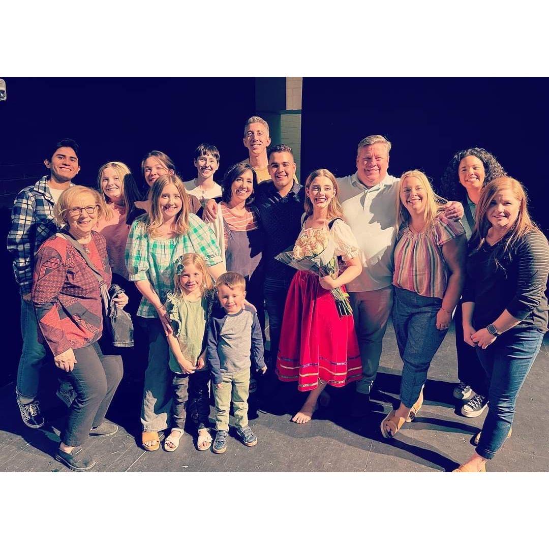 Carlos meets Leah’s family for the first time at her dance performance!