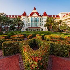 Hong Kong Disneyland Hotel
