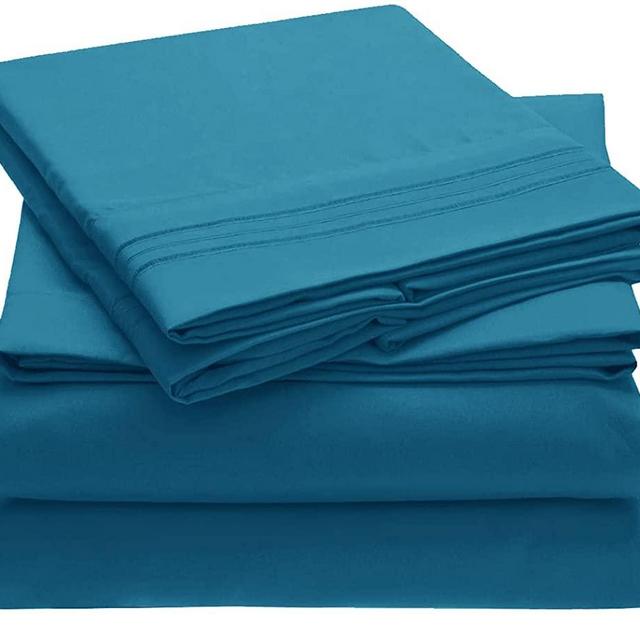 Mellanni Queen Sheet Set - Hotel Luxury 1800 Bedding Sheets & Pillowcases - Extra Soft Cooling Bed Sheets - Deep Pocket up to 16 inch Mattress - Wrinkle, Fade, Stain Resistant - 4 Piece (Queen, Teal)