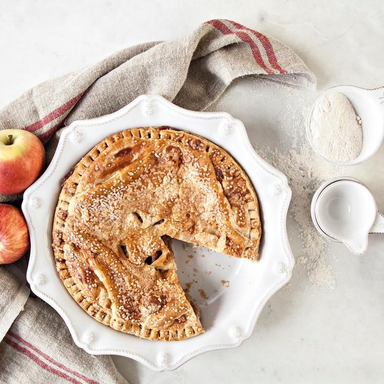 Berry & Thread Pie/Quiche Dish